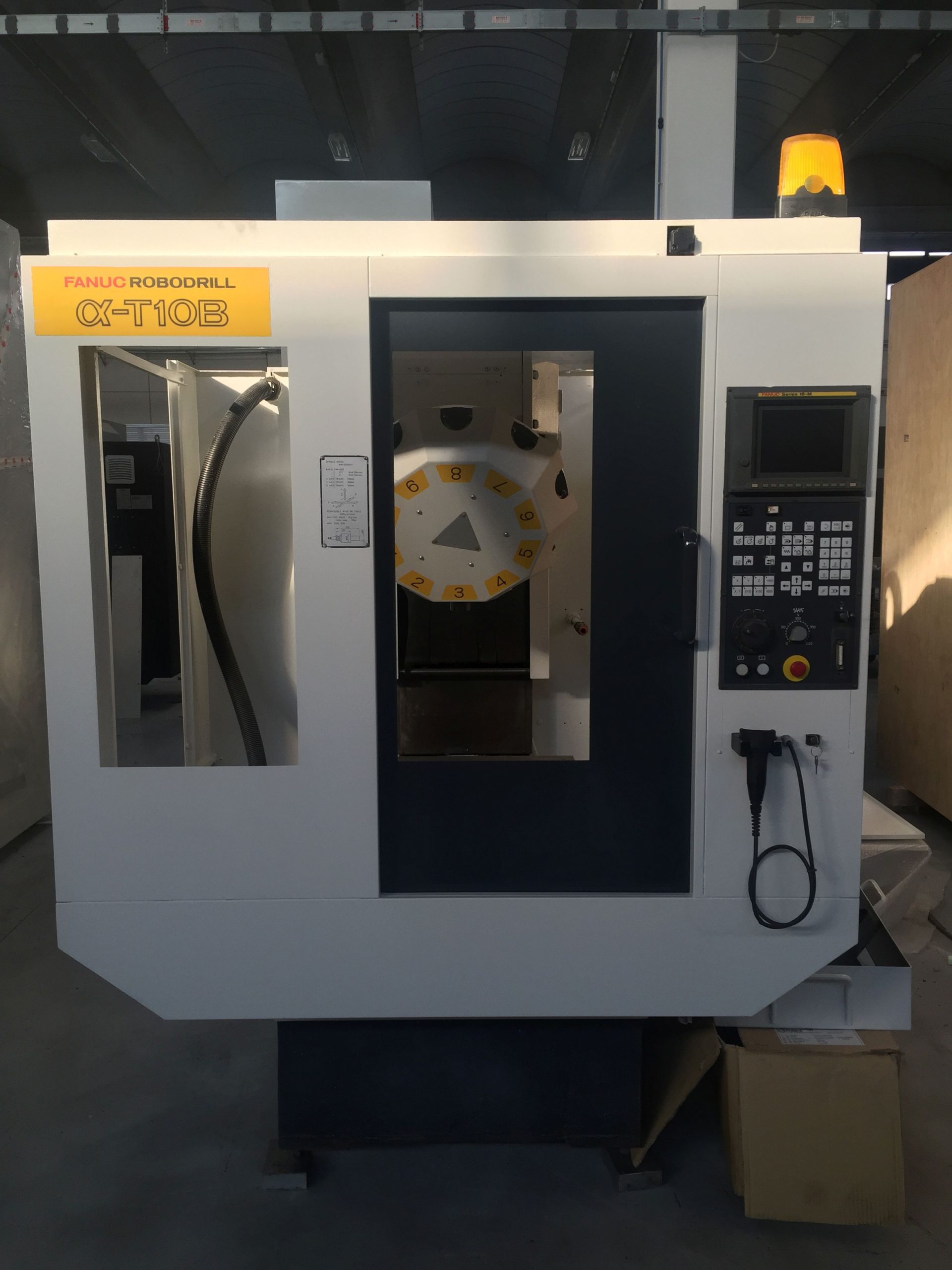 Centro di lavoro verticale STAMA FANUC ROBODRILL T10B