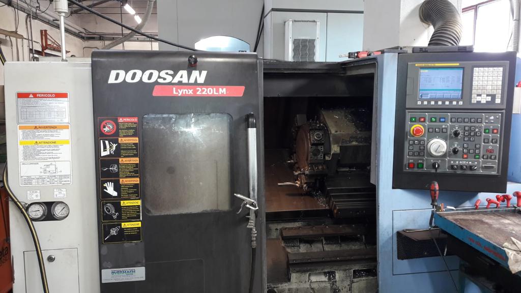 Tornio a controllo numerico DOOSAN LYNX 220 LMA